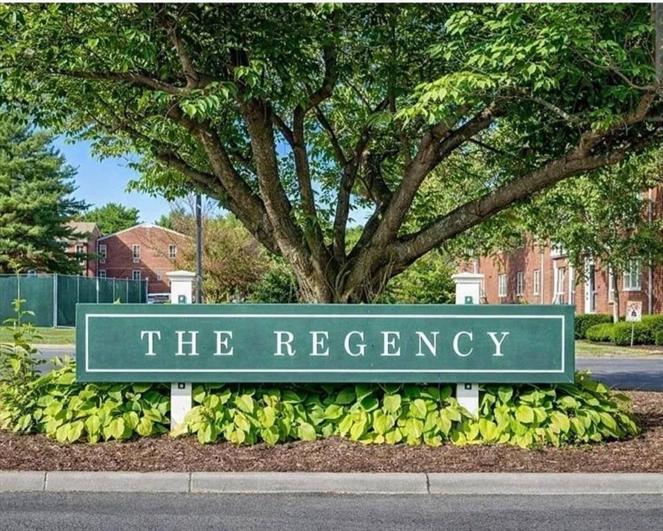 164 Regency Park Dr #164